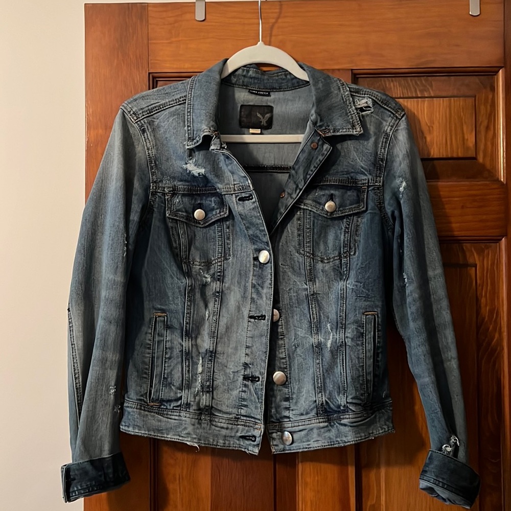 American Eagle -Super stretch distressed denim jacket. Size L perfect condition